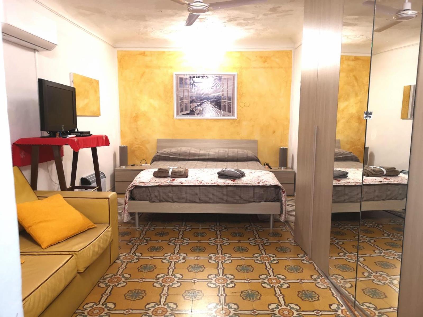 Casa Del Centro 2P Appartement Santa Caterina Villarmosa Buitenkant foto